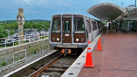 Orange Line train arriving at New Carrollton