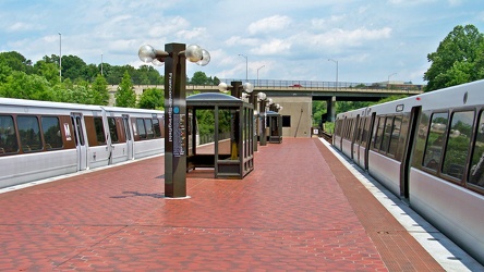 Platform at Franconia-Springfield [02]