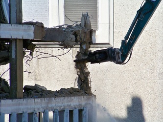 Long-reach excavator [05]