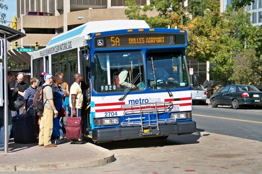 Metrobus 2704 at Rosslyn