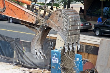 Recovery of scrap metal at 1815 North Fort Myer Drive site [05]