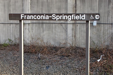 Station name plaque at Franconia-Springfield [02]