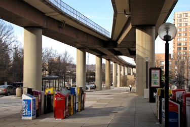 Yellow Line tracks north of Huntington station