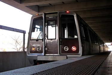 3000-Series train at Franconia-Springfield