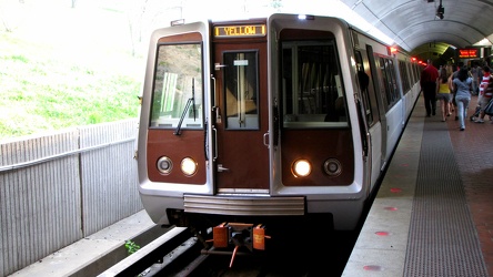 Yellow Line train at Fort Totten