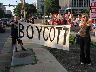 "BOYCOTT" banner at UNITE HERE event