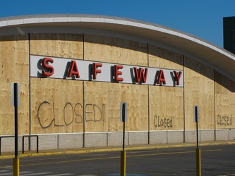 Abandoned Safeway store [08]