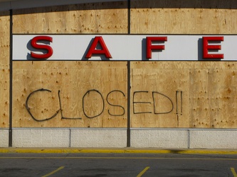 Abandoned Safeway store [05]