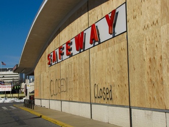 Abandoned Safeway store [02]