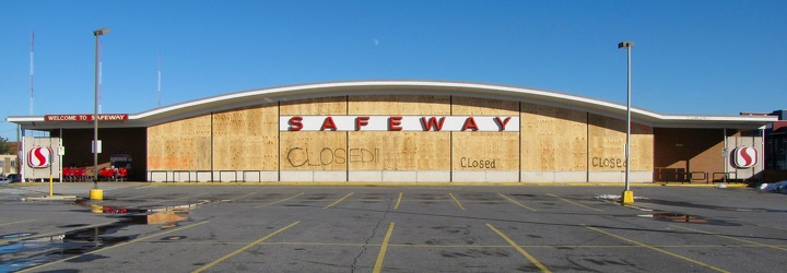 Abandoned Safeway store [01]