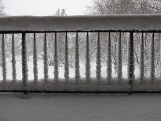 Balcony railing during Snowmageddon [02]