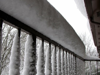 Balcony railing during Snowmageddon [05]