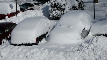 Car buried under snow [02]