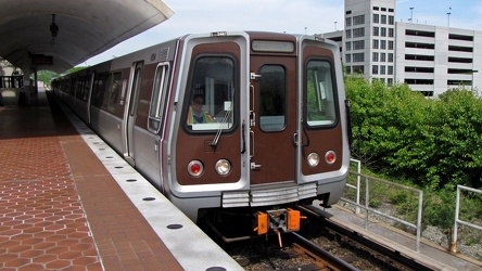 Orange Line train at New Carrollton