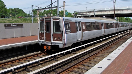 Orange Line train arriving at Cheverly [02]