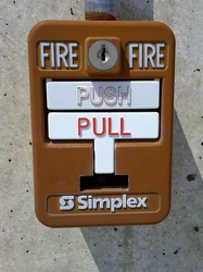 SigCom pull station with Simplex branding