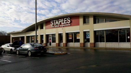 Staples in Seminary Plaza