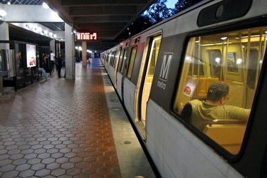 Red Line train at Grosvenor-Strathmore station [02]