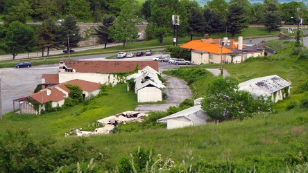 Cluster of defunct businesses on Afton Mountain