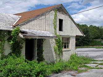 Abandoned motel guest building [23]