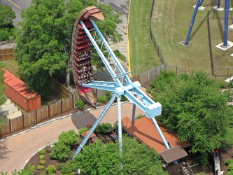 Kings Dominion Berserker ride