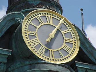 Clock on SunTrust Building