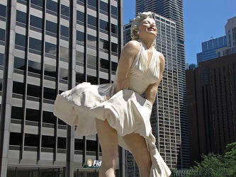 Forever Marilyn statue