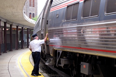 Westbound Cardinal train in Staunton, Virginia [02]