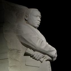 Martin Luther King, Jr. Memorial at night [01]