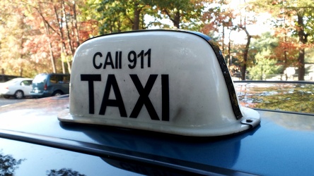 Older style DC taxicab beacon