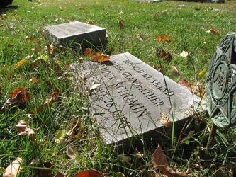 Ruth and Seymour Schumin grave markers