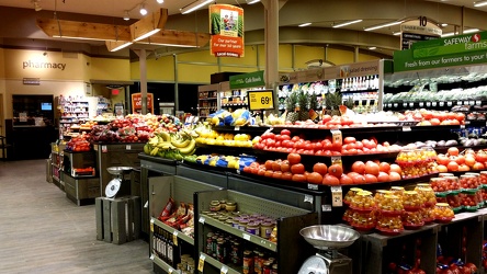 Produce section at Four Corners Safeway