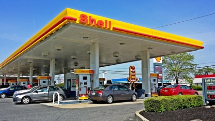 Shell on Route 1 in Laurel, Maryland