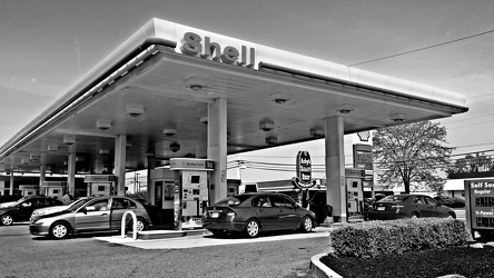 Shell on Route 1 in Laurel, Maryland [Alternate]