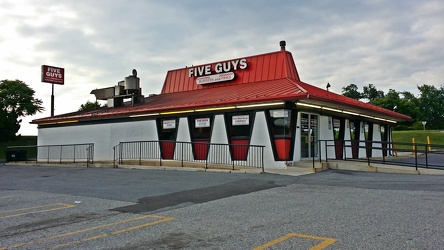 Five Guys in a former Pizza Hut [02]