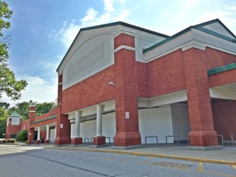 Former Shoppers Food store