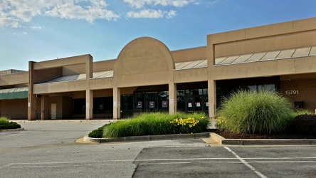 Former Giant Food at Burtonsville Crossing [02]