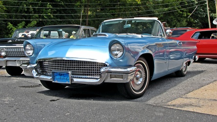 1957 Ford Thunderbird [02]