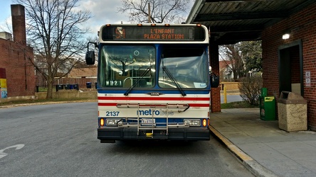 Metrobus 2137 at 14th and Colorado [02]