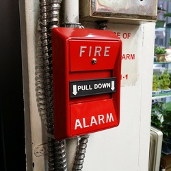 Autocall pull station