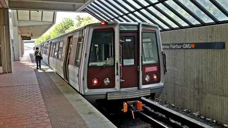 Orange Line train at Vienna