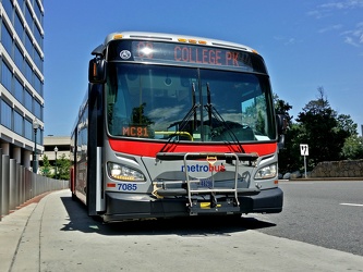 Metrobus 7085 at White Flint station