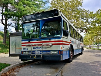 Metrobus 4223 at Twinbrook station [01]