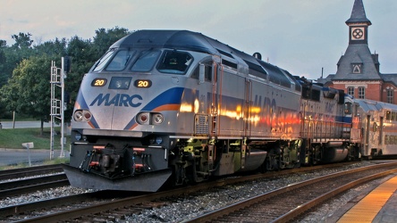 MARC locomotive 20 at Point of Rocks