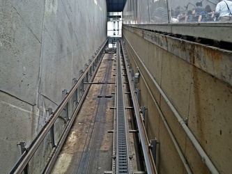 Funicular elevator at Huntington [04]