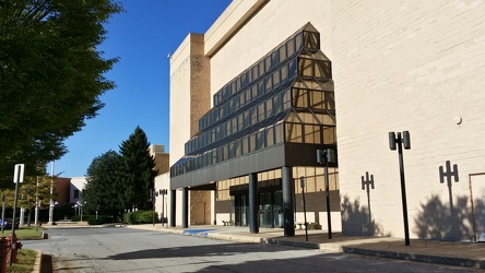 Former Bamberger's/Macy's/Boscov's building [02]