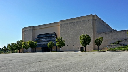 Former Bamberger's/Macy's/Boscov's building [05]