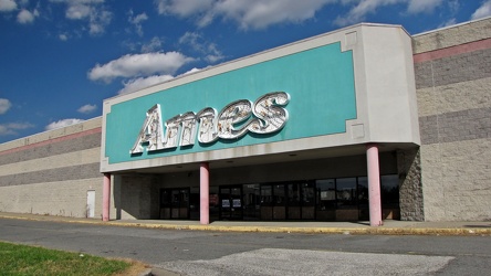 Former Ames store at Diamond Point Plaza [02]