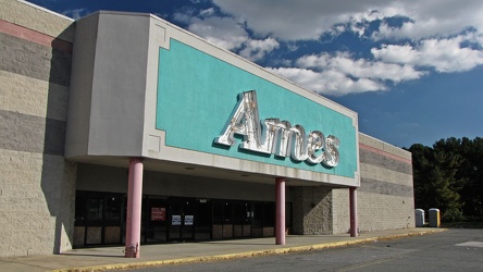 Former Ames store at Diamond Point Plaza [03]