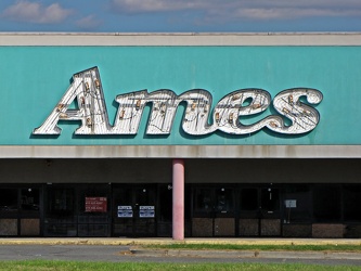 Former Ames store at Diamond Point Plaza [05]